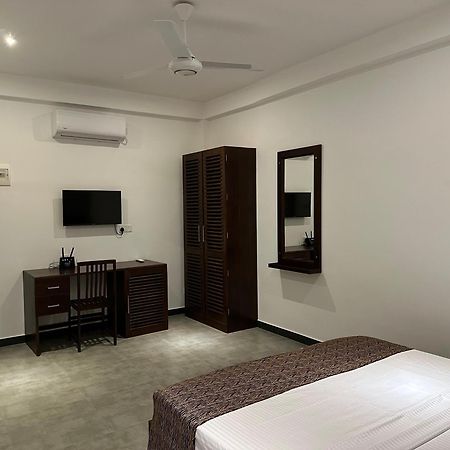 Hotel Cocos Polhena Matara Esterno foto