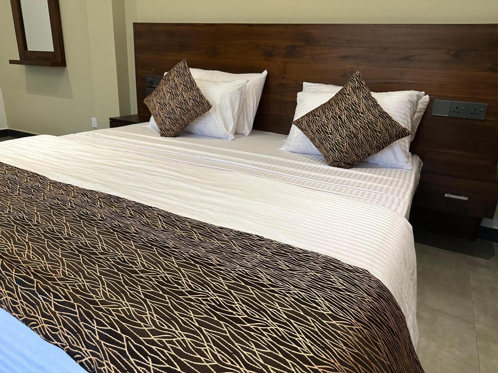 Hotel Cocos Polhena Matara Esterno foto