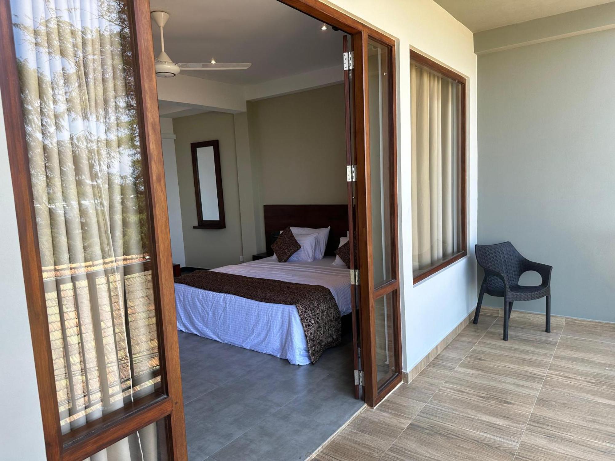 Hotel Cocos Polhena Matara Esterno foto