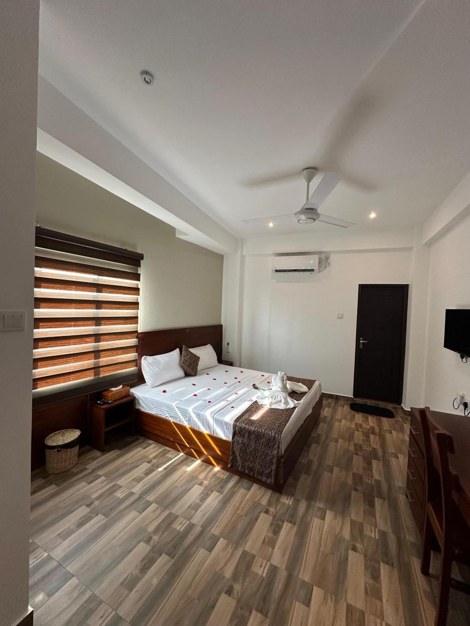 Hotel Cocos Polhena Matara Esterno foto